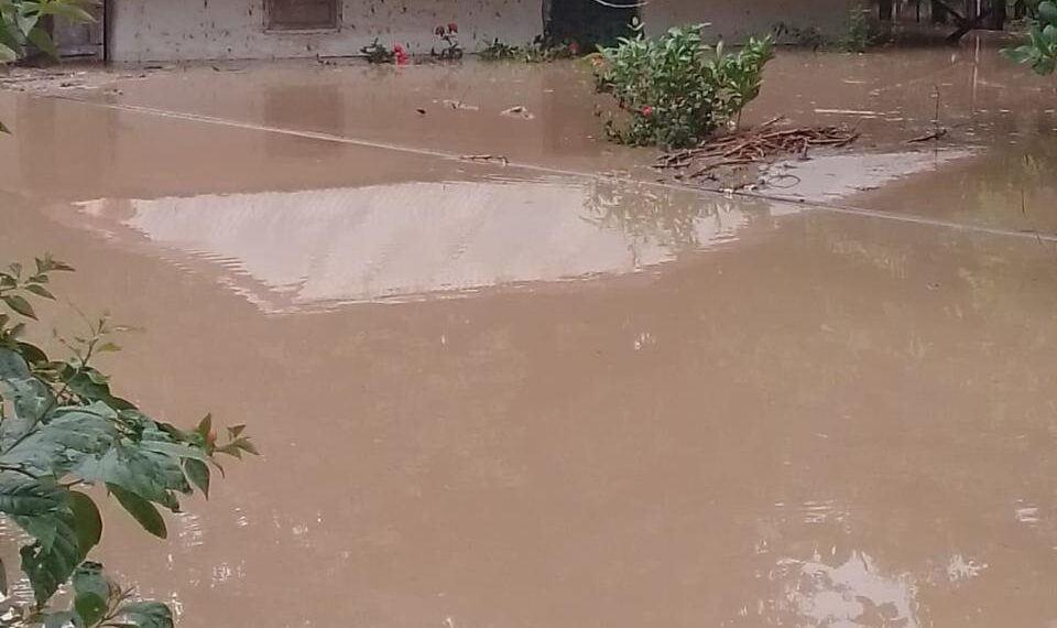 Chalma, al norte de Veracruz, está incomunicado por lluvias; piden víveres y apoyo urgente