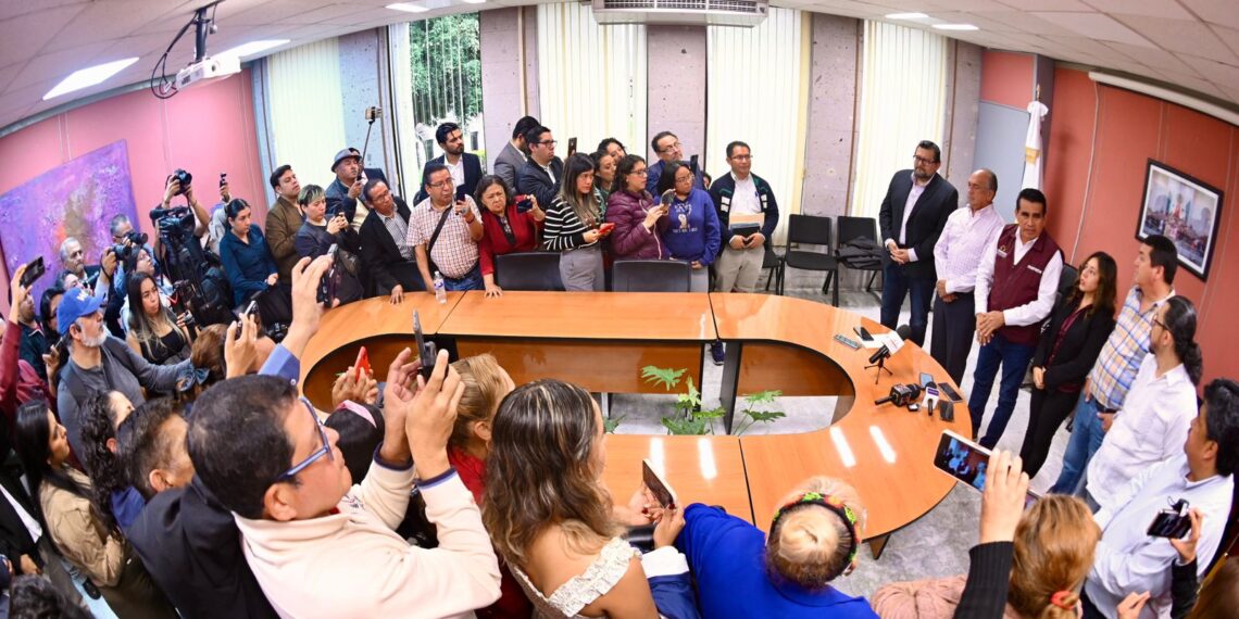 Donan diputadas y diputados un mes de salario a damnificados