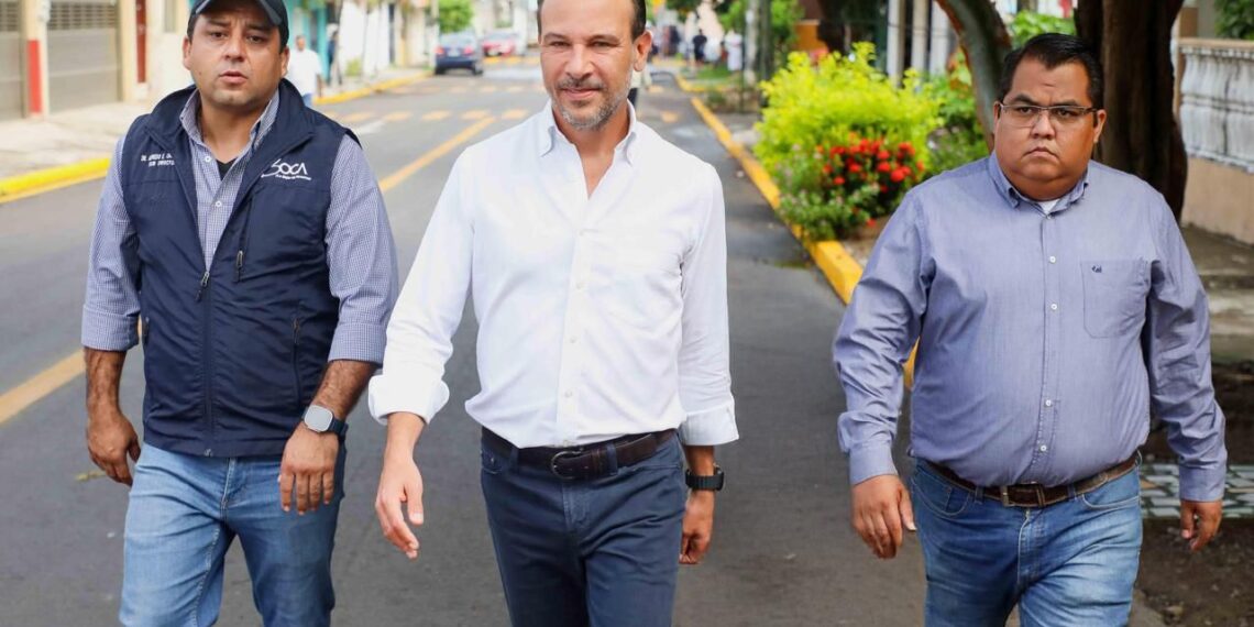 Entrega Alcalde JM Unánue la calle José Vasconcelos totalmente pavimentada