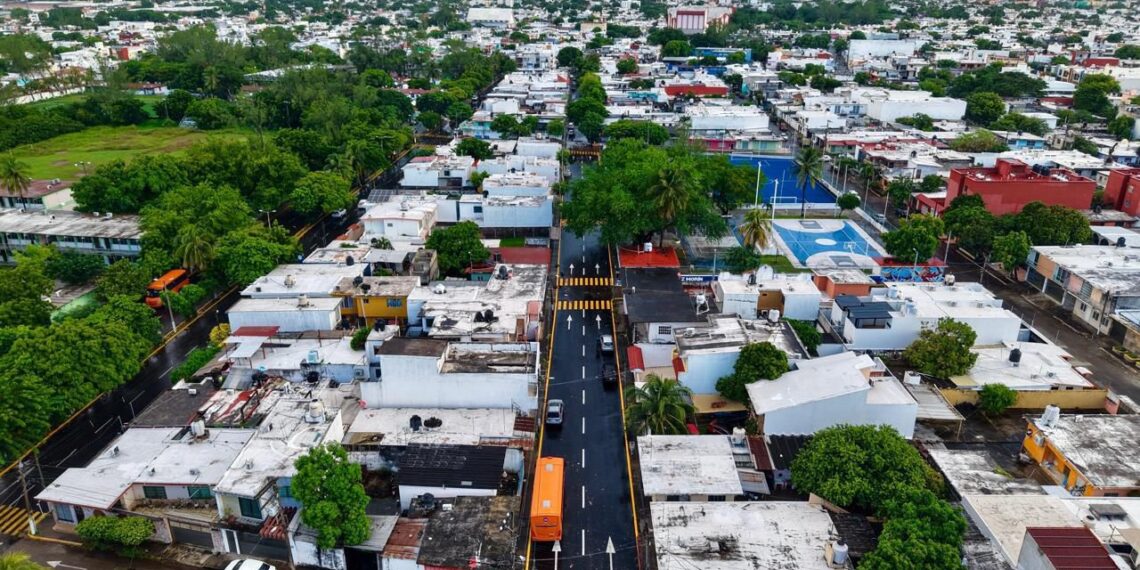 Alcalde Juan Manuel Unánue deja como nueva la calle Graciano Sánchez