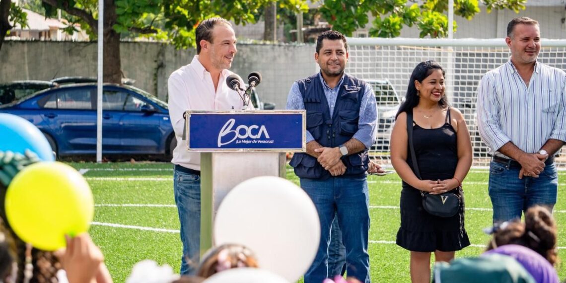 Entrega Alcalde Juan Manuel Unánue cancha nueva de fútbol a la Escuela Primaria “Quetzalcóatl”