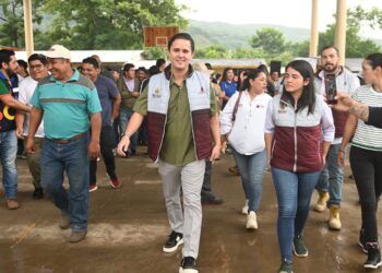 En San Andrés Tuxtla “nunca es tarde para aprender” saldremos del primer lugar en analfabetismo: Rafa Fararoni