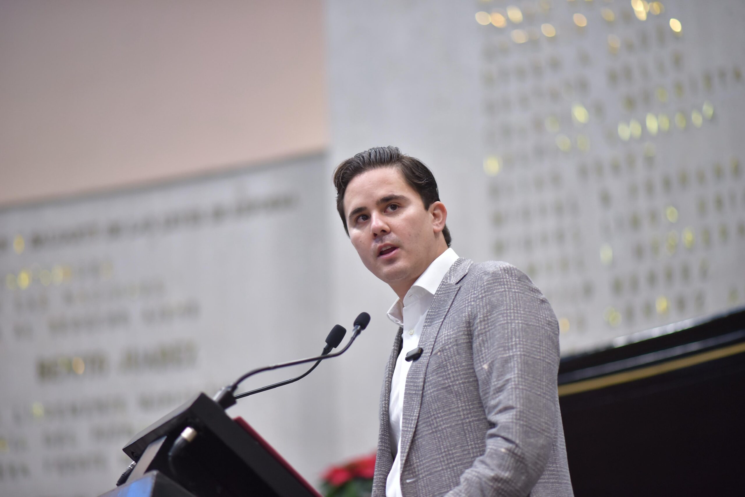 Para Veracruz transiciones municipales más ordenadas y transparentes: Rafa Fararoni