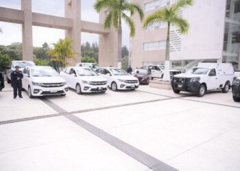 FISCAL GENERAL ENTREGA EQUIPAMIENTO TÁCTICO Y VEHÍCULOS PARA ÁREAS OPERATIVAS