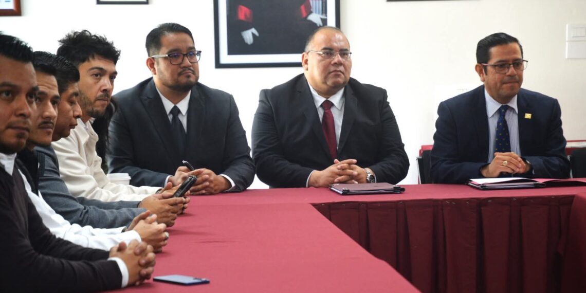 Firman ISSSTE Veracruz y Universidad de Xalapa convenio para becas académicas