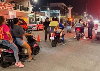 Gobierno Municipal de Alvarado realiza operativo preventivo para motociclistas.