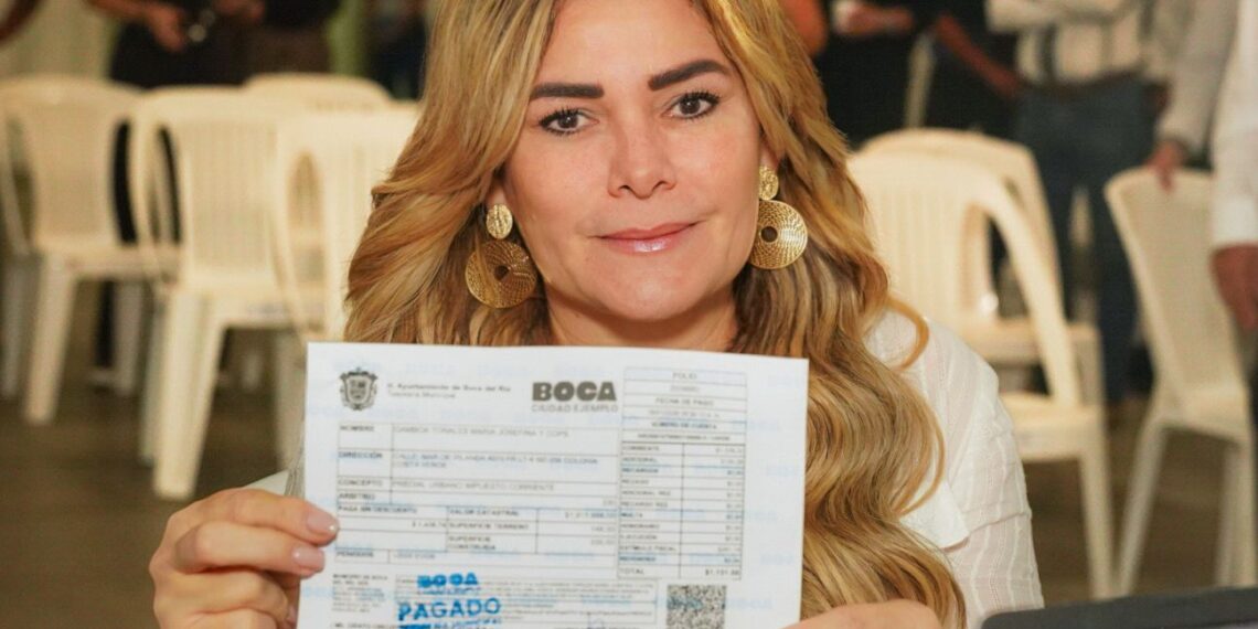 Alcaldesa Maryjose Gamboa pone el ejemplo y cumple con el pago del impuesto predial