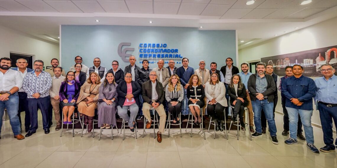 Alcaldesa Maryjose Gamboa fortalece vínculos con empresarios para impulsar la economía y el turismo en Boca del Río