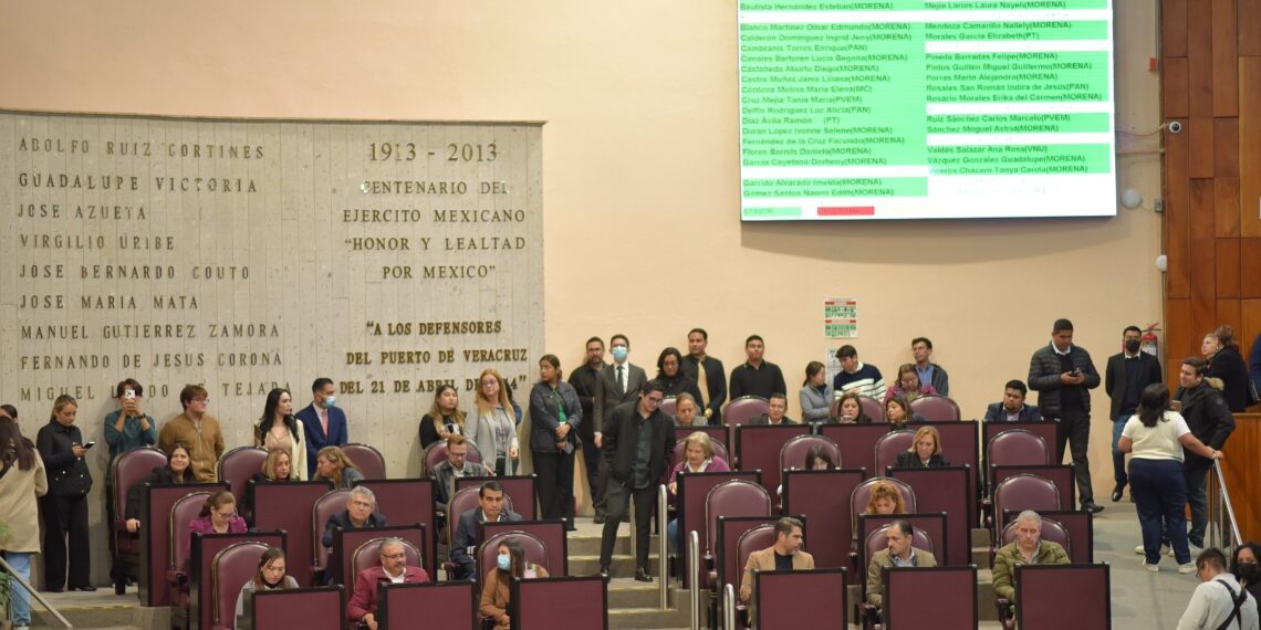 Modifica Congreso integración de 10 comisiones permanentes y una especial