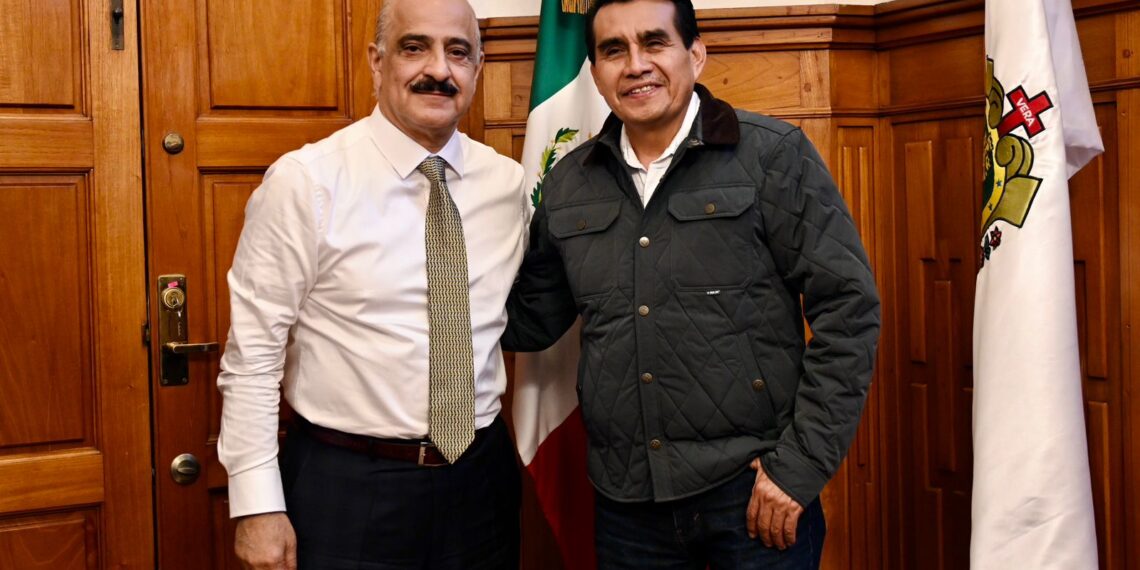 Se reúne diputado Esteban Bautista con autoridades estatales y militares