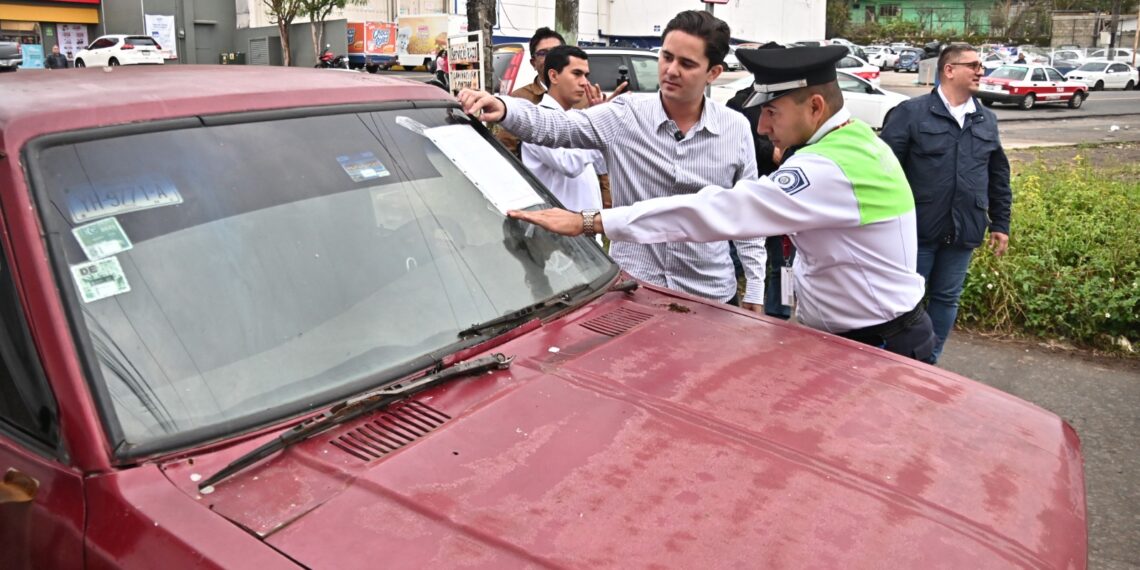 Notifica Gobierno Municipal y Tránsito del Estado a dueños de “autos maceta” 