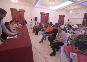 Con comerciantes, diálogo, orden y respeto: Alcalde Rafa Fararoni 