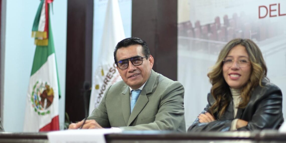 Entrega Congreso del Estado leyes de ingresos a municipios de Veracruz