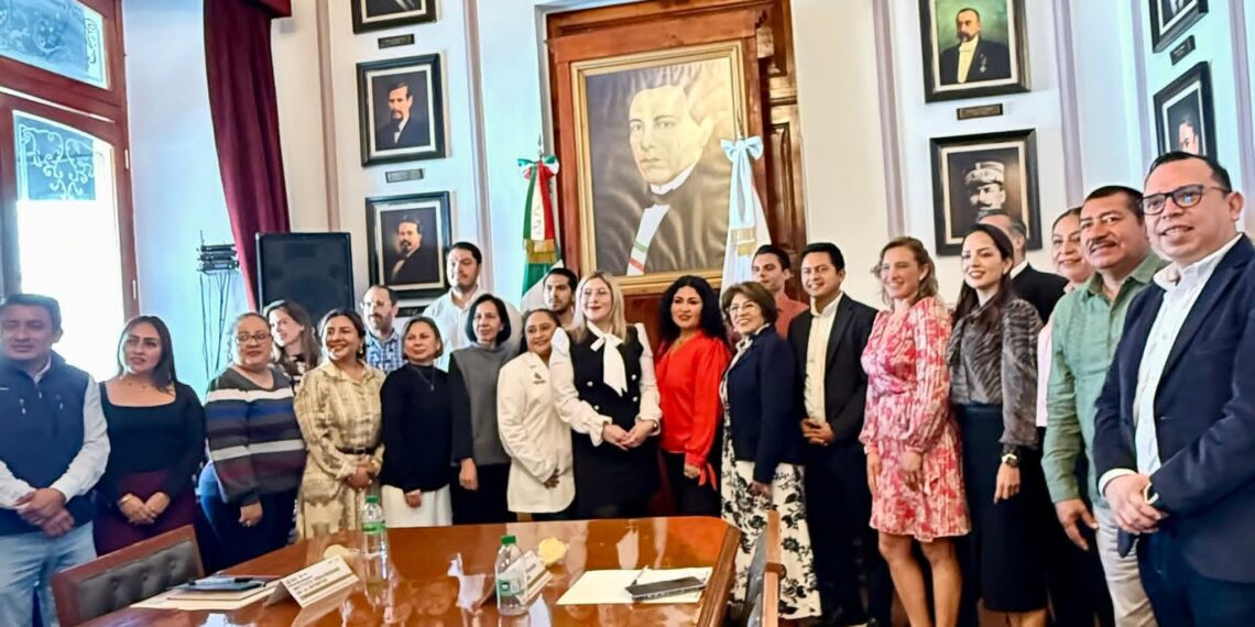 Asiste sindica de San Andrés Tuxtla a sesión de COESPO en Xalapa