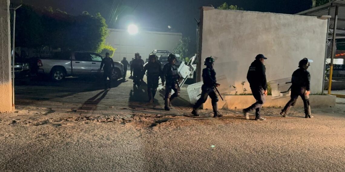 En el penal de Pacho Viejo en Coatepec requisa por elementos de seguridad pública Federal y Estatal