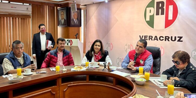 PRI propone una reducción real de la jornada laboral y rechaza simulaciones