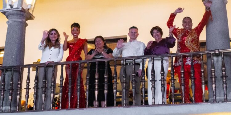 Alcaldesa Maryjose Gamboa asiste al arranque del Carnaval de Veracruz 2026