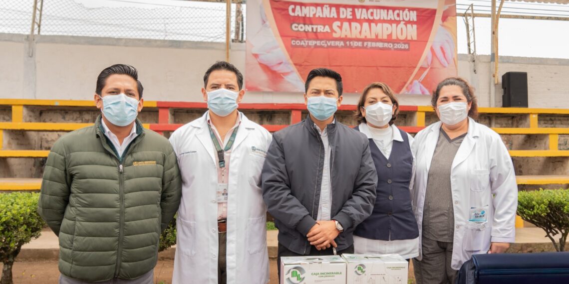 Arranca alcalde de Coatepec jornada permanente de vacunación