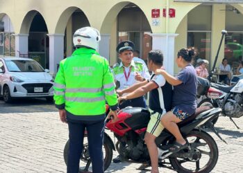 Aplica Ayuntamiento de San Andrés Tuxtla operativo “Casco Seguro” para motociclistas