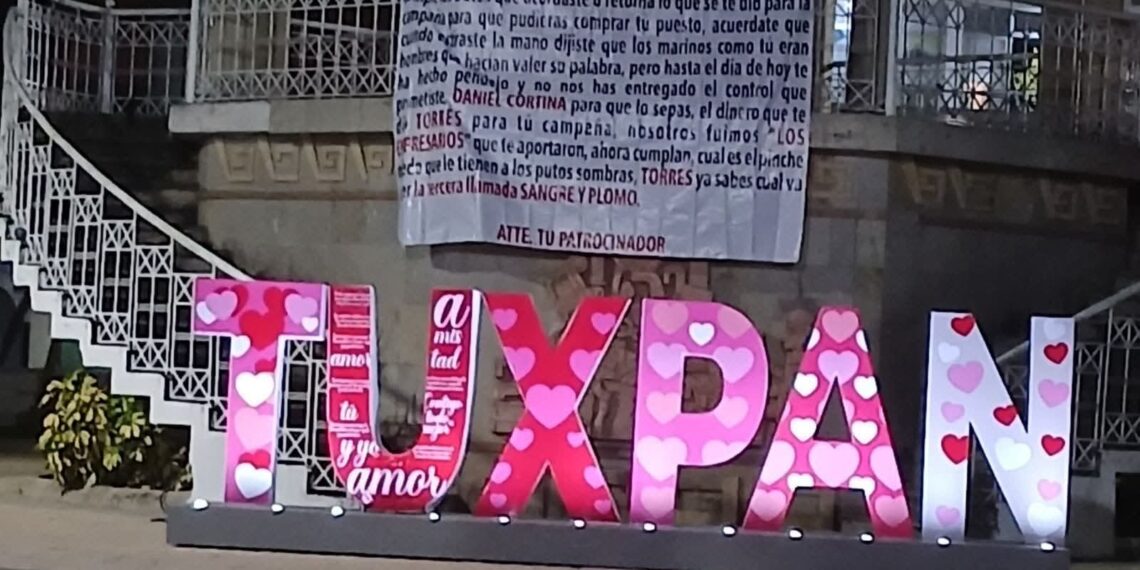 Por las mantas en Tuxpan, se defiende alcalde, rechaza que la delincuencia organizada haya financiado su campaña