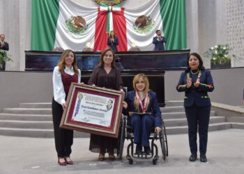 Entrega Congreso a María Luisa Bandala la medalla Adolfo Ruiz Cortines 2025