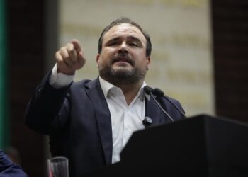 Diputado Adrián González respalda a trabajadores despedidos de Calera de Tenextepec, en la región de Perote