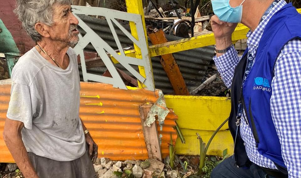 DIF Boca del Río brinda apoyo a adultos mayores afectados por incendio en la colonia Carranza