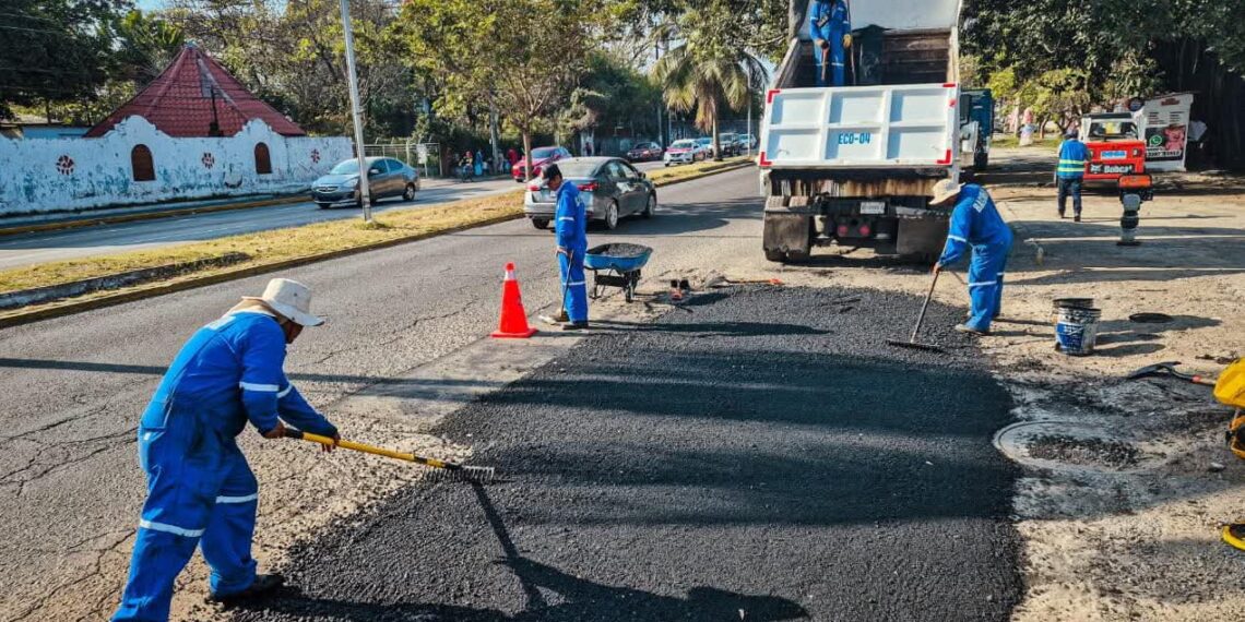 Programa permanente de bacheo avanza en diversas colonias: Alcaldesa Maryjose Gamboa