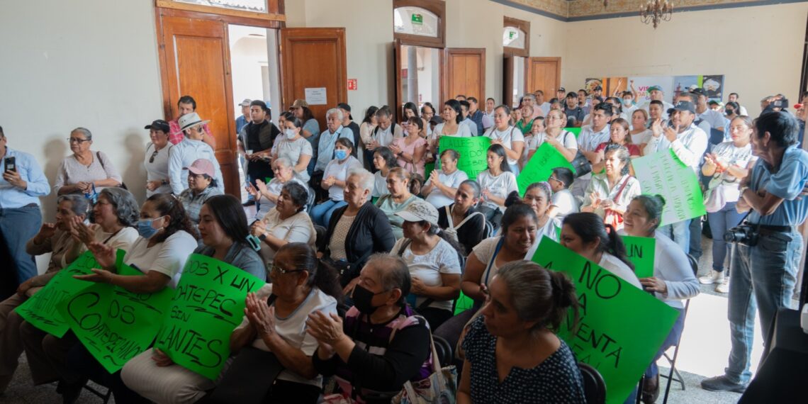 El H. Ayuntamiento de Coatepec avanza en la construcción de acuerdos con locatarios del Mercado Miguel Rebolledo.