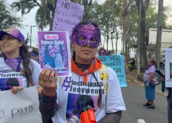 En el Día Internacional de la Mujer, marcha en Xalapa