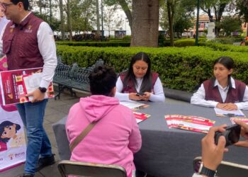 En Xalapa, instalan módulos para el registro de Becas Rita Cetina