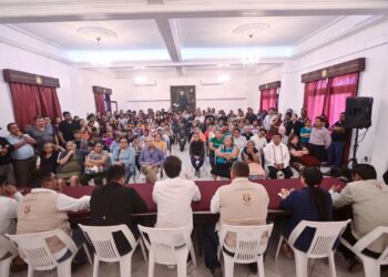 Ayuntamiento de San Andrés Tuxtla en permanente comunicación con comercio del mercado 5 de febrero 