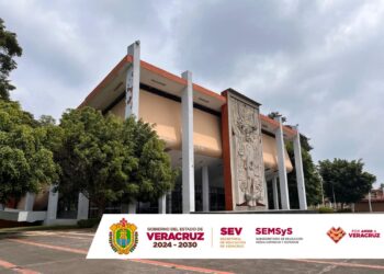 Director de la Normal Veracruzana de Xalapa confirma acoso, difamación y amenazas de muerte a 6 alumnas