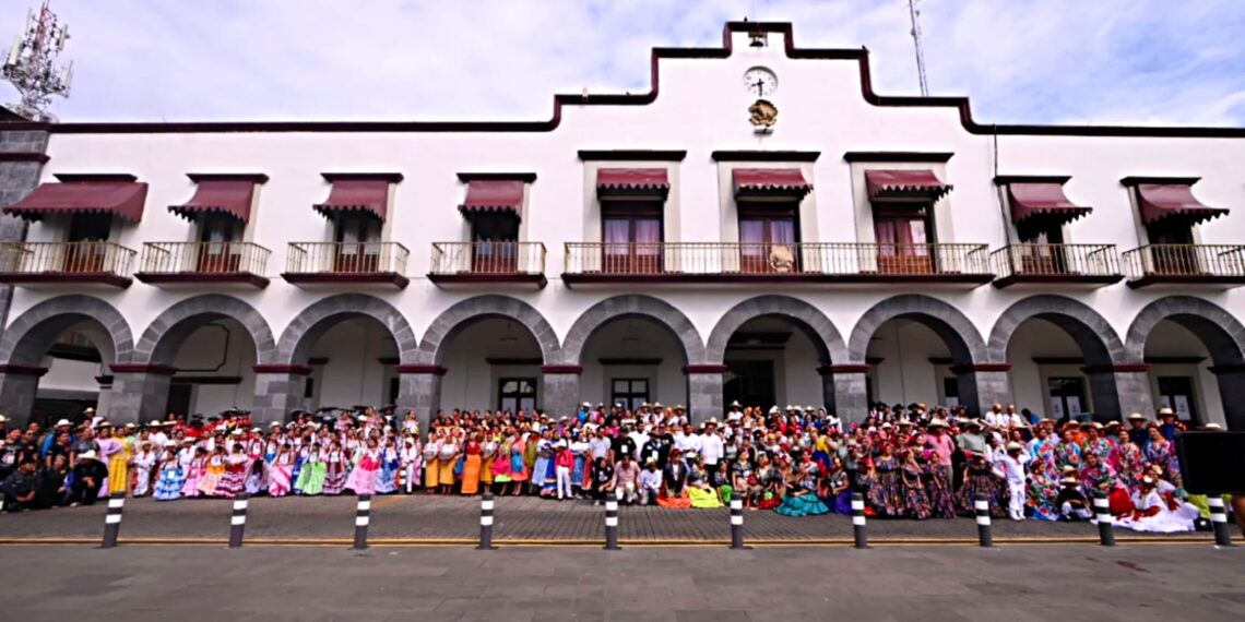 Ayuntamiento de San Andrés Tuxtla da bienvenida a bailarines del Festival Internacional del Folklore “Vive San Andrés” 2026