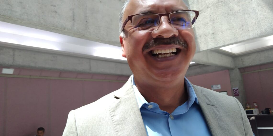 Veracruz se suma a Morelos y Querétaro, prohibirá uso de celulares en escuelas públicas