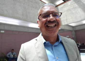 Veracruz se suma a Morelos y Querétaro, prohibirá uso de celulares en escuelas públicas