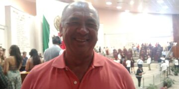 Diputados que se ausenten por actividades fuera de la labor legislativa tendrán descuentos en sus dietas, confirmó Diputado