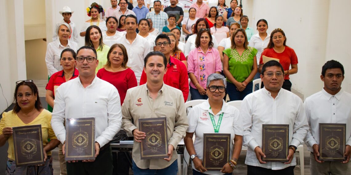 Inauguran primer foro regional “Por amor a las bibliotecas” en San Andrés Tuxtla