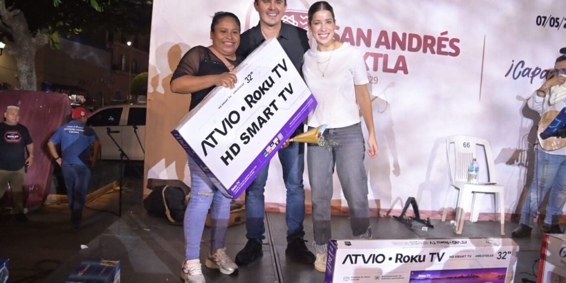 Reconoce Ayuntamiento amor y entrega de mamás sanandrescanas 