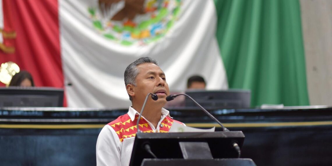 Pide diputado Urbano Bautista Martínez condonación de adeudos eléctricos en Telebachilleratos de Veracruz