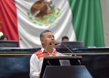Pide diputado Urbano Bautista Martínez condonación de adeudos eléctricos en Telebachilleratos de Veracruz