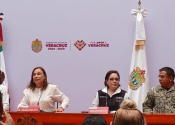 La coordinadora Nacional de Protección Civil pide a alcaldes de Veracruz identificar nuevos riesgos por temporada de lluvias