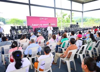 Realizan segunda entrega del programa “Amor en movimiento” en San Andrés Tuxtla 