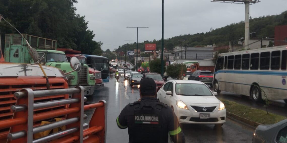 AMOTAC bloqueó este miércoles la entrada y salida de Xalapa