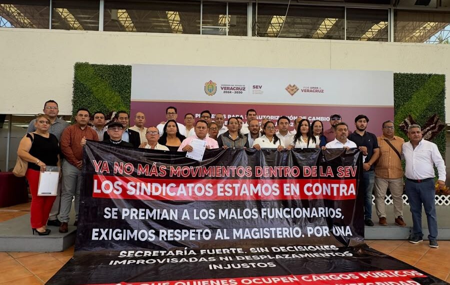 Protesta en la SEV, 41 sindicatos magisteriales protestan contra nombramiento de nueva directora de Recursos Humanos