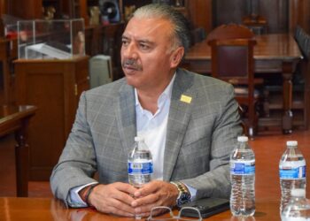 De 4 a 5 años de cárcel para padres de familia que acusen a docentes sin pruebas: Diputado