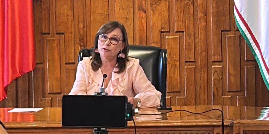 Anuncia Gobernadora iniciativa para que operen de manera legal taxis de plataforma