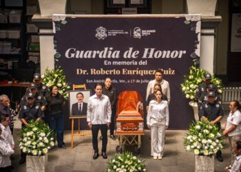 Realiza Ayuntamiento Guardia de Honor en memoria de exalcalde