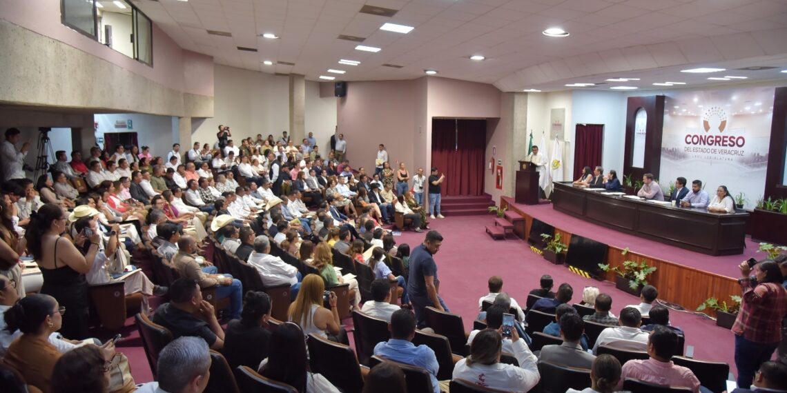 Entrega Congreso 156 Distintivos de Excelencia en Planeación Municipal 2026-2029