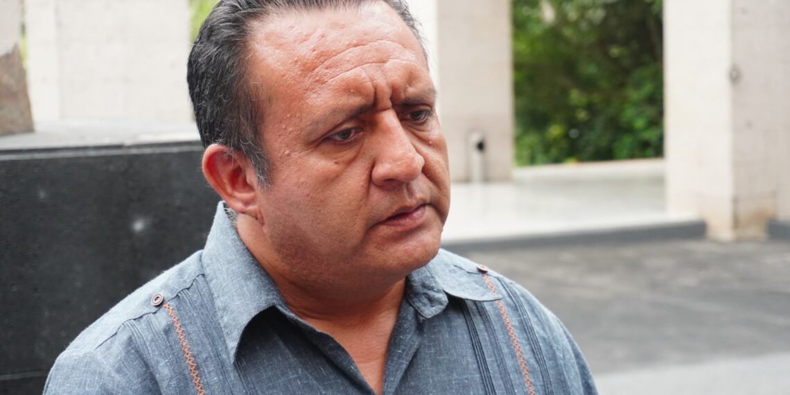 Acude alcalde de Ixhuatlán del Sureste al Congreso local